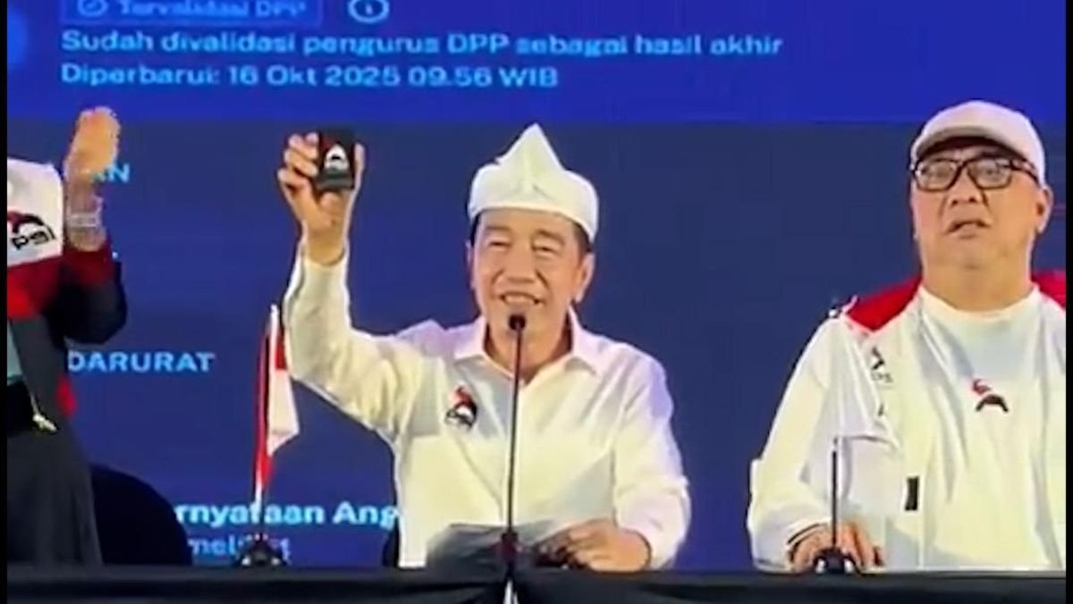 Di Hadapan Kader PSI Bandung, Jokowi Ungkap Status Keanggotaan Sejak Oktober 2025