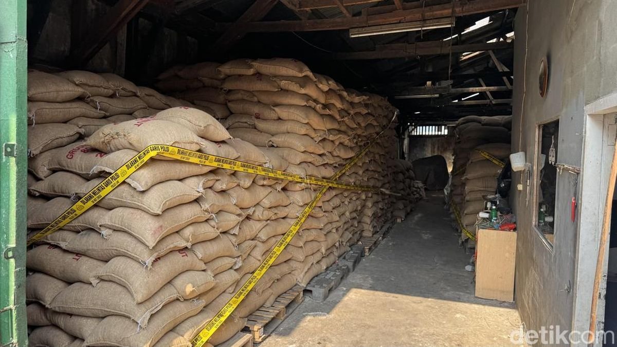 Polisi Ungkap Dugaan Impor Ilegal 49,85 Ton Kacang Tanah dari India