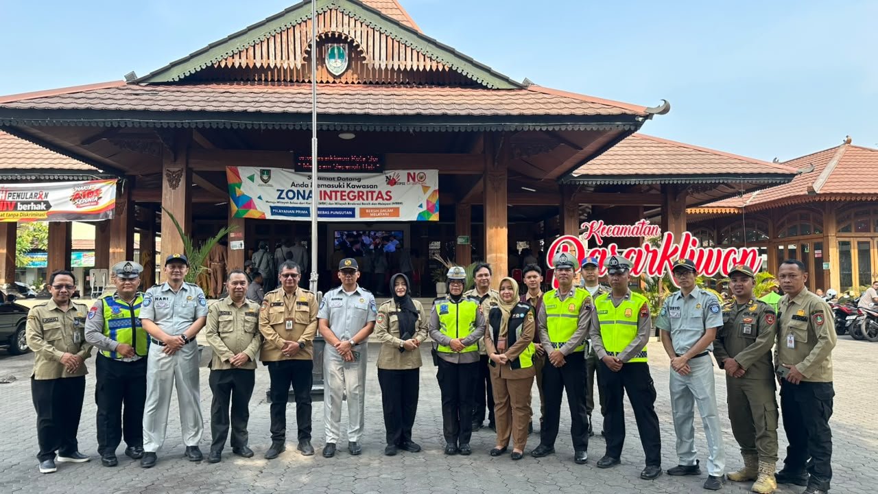 Tim Pembina Samsat Surakarta Gelar Operasi Gabungan dan Sosialisasikan Program Jateng Bebas Sanksi