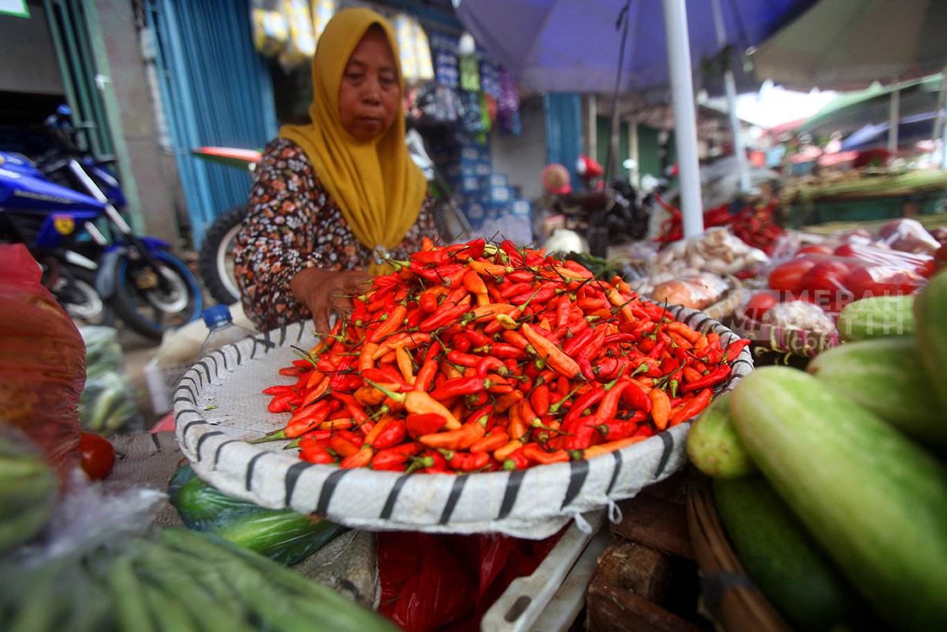 Harga Cabai Rawit Merah Tembus Rp102.250 per Kg, Telur Ayam Rp28.400