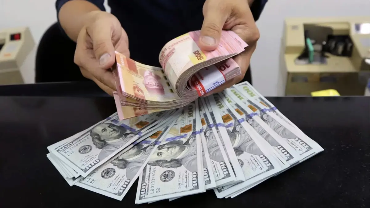 Rupiah Bangkit 2 Poin, Analis Prediksi Bergerak di Kisaran Rp17.950–Rp18.100