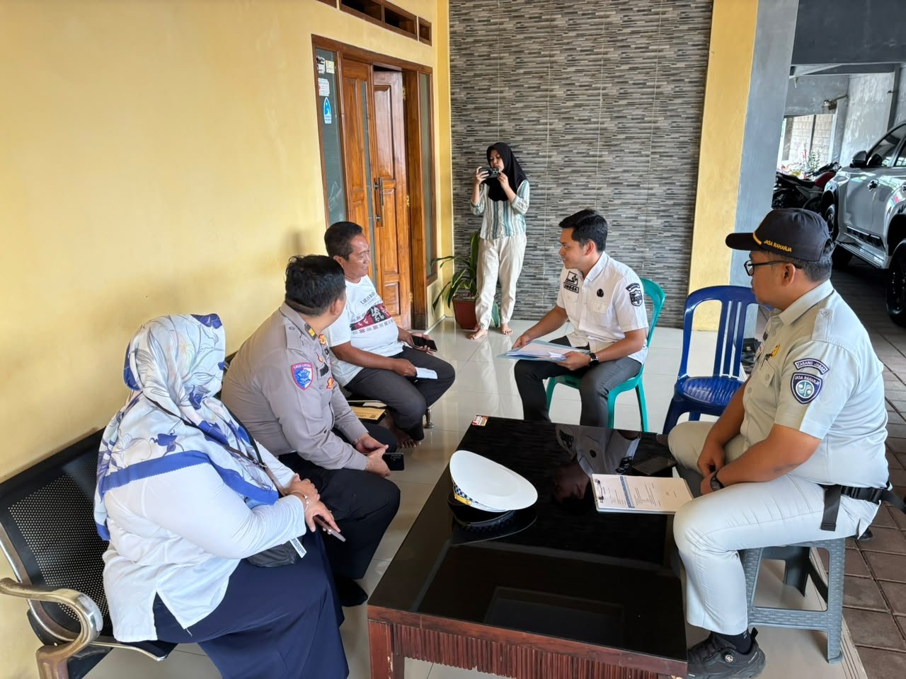 Samsat Ciamis Bersama Tim Pembina Laksanakan Penelusuran Kendaraan Wajib Pajak di Perusahaan Angkutan