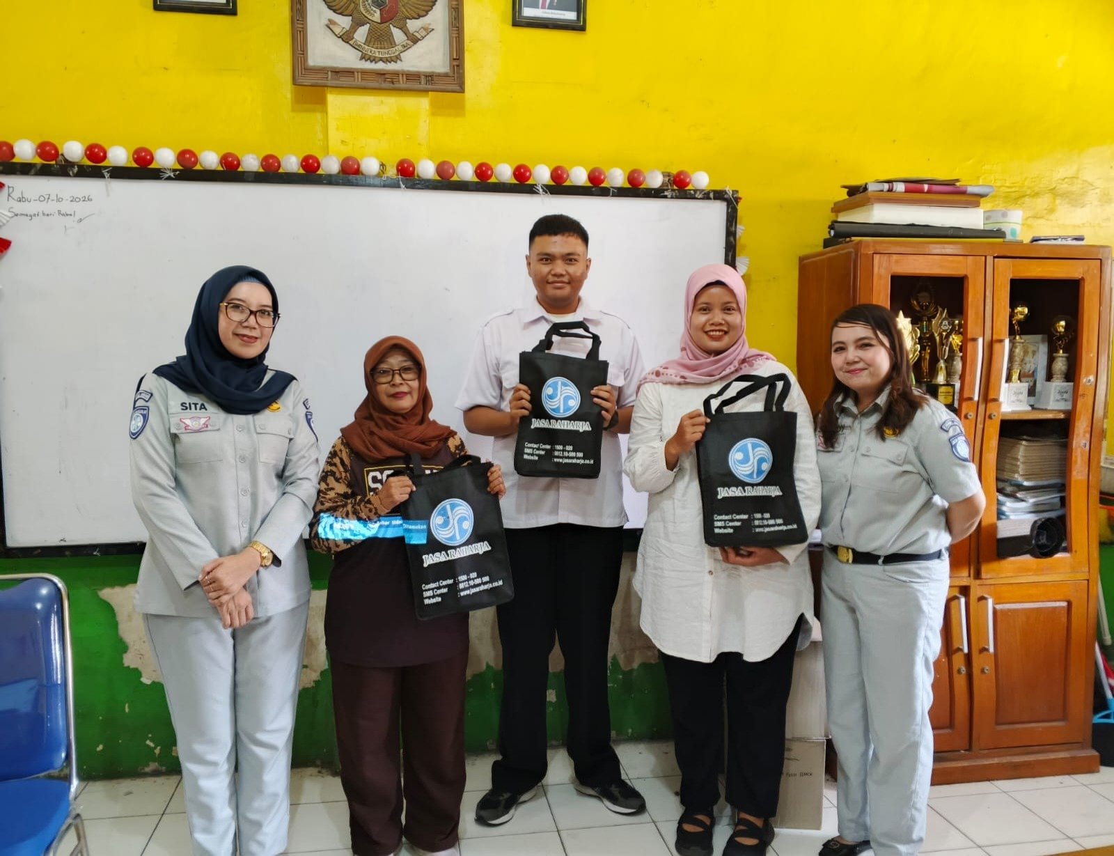 Jasa Raharja Sosialisasikan Keselamatan Lalu Lintas di SD Negeri 1 Cimareme, Dorong Terwujudnya Lingkungan Sekolah yang Aman dan Berkeselamatan