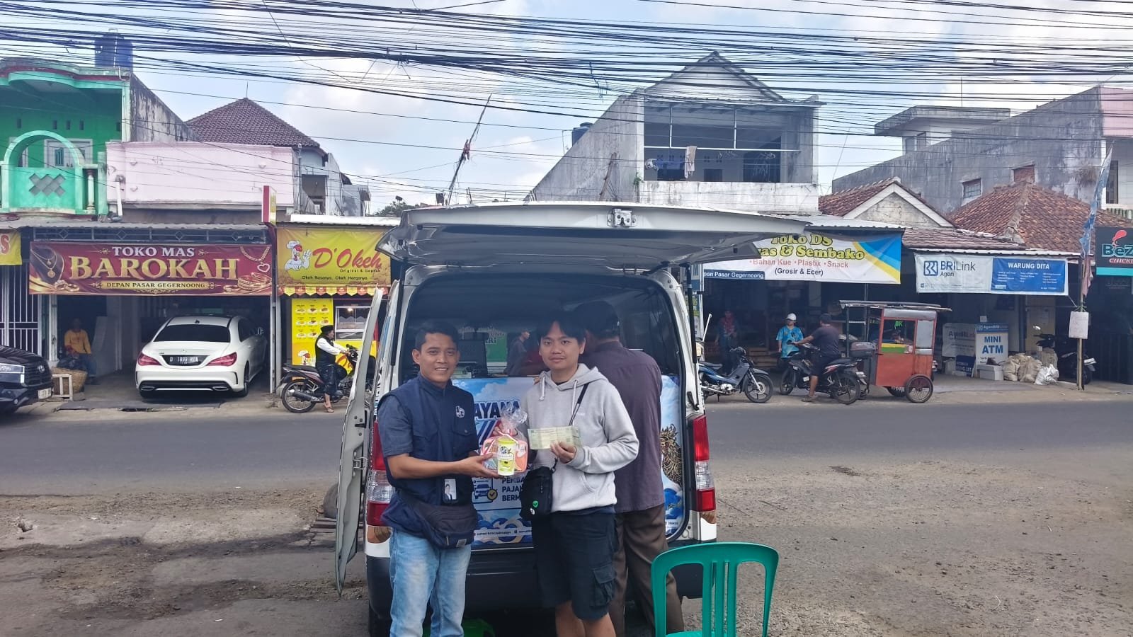Tingkatkan Pendapatan PKB dan SWDKLLJ, Jasa Raharja Bersama P3D Kota Tasikmalaya Hadirkan Layanan Samsat Subuh Si Jago di Pasar Geger Noong